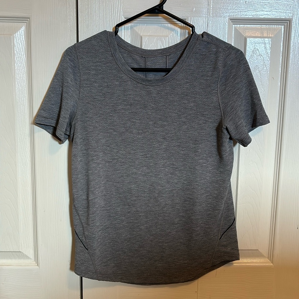 Lululemon t-shirt